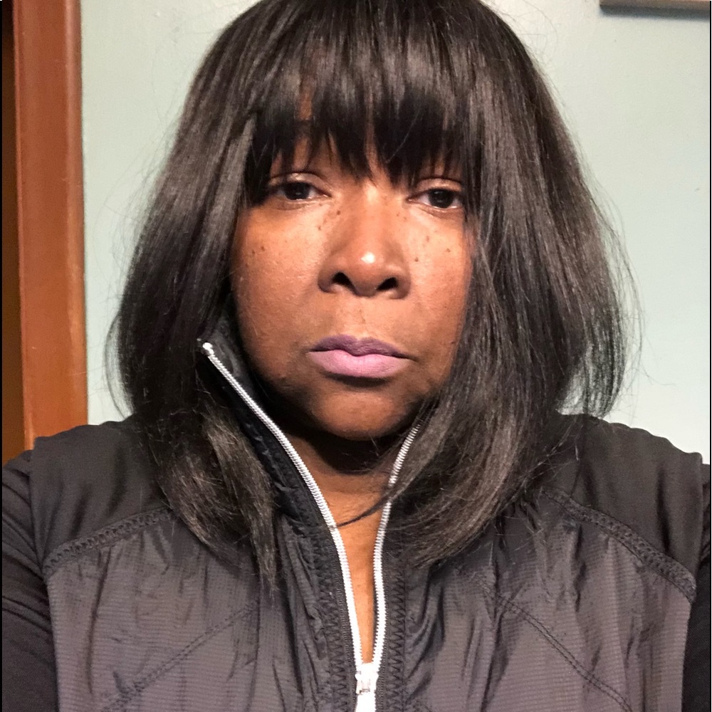 Meet your Posher, Maxine